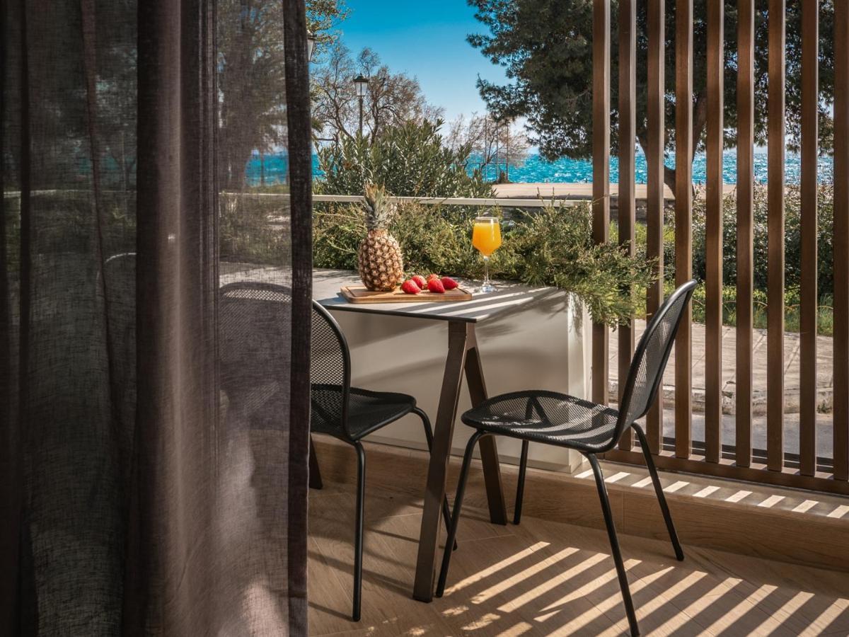 Point Ephemere Beachfront Apartments Закінф Екстер'єр фото
