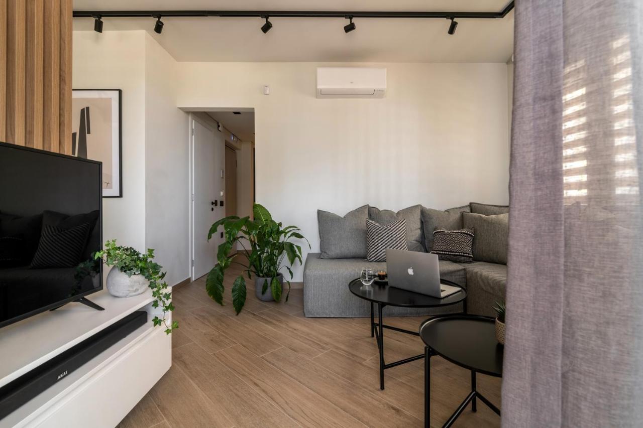Point Ephemere Beachfront Apartments Закінф Екстер'єр фото