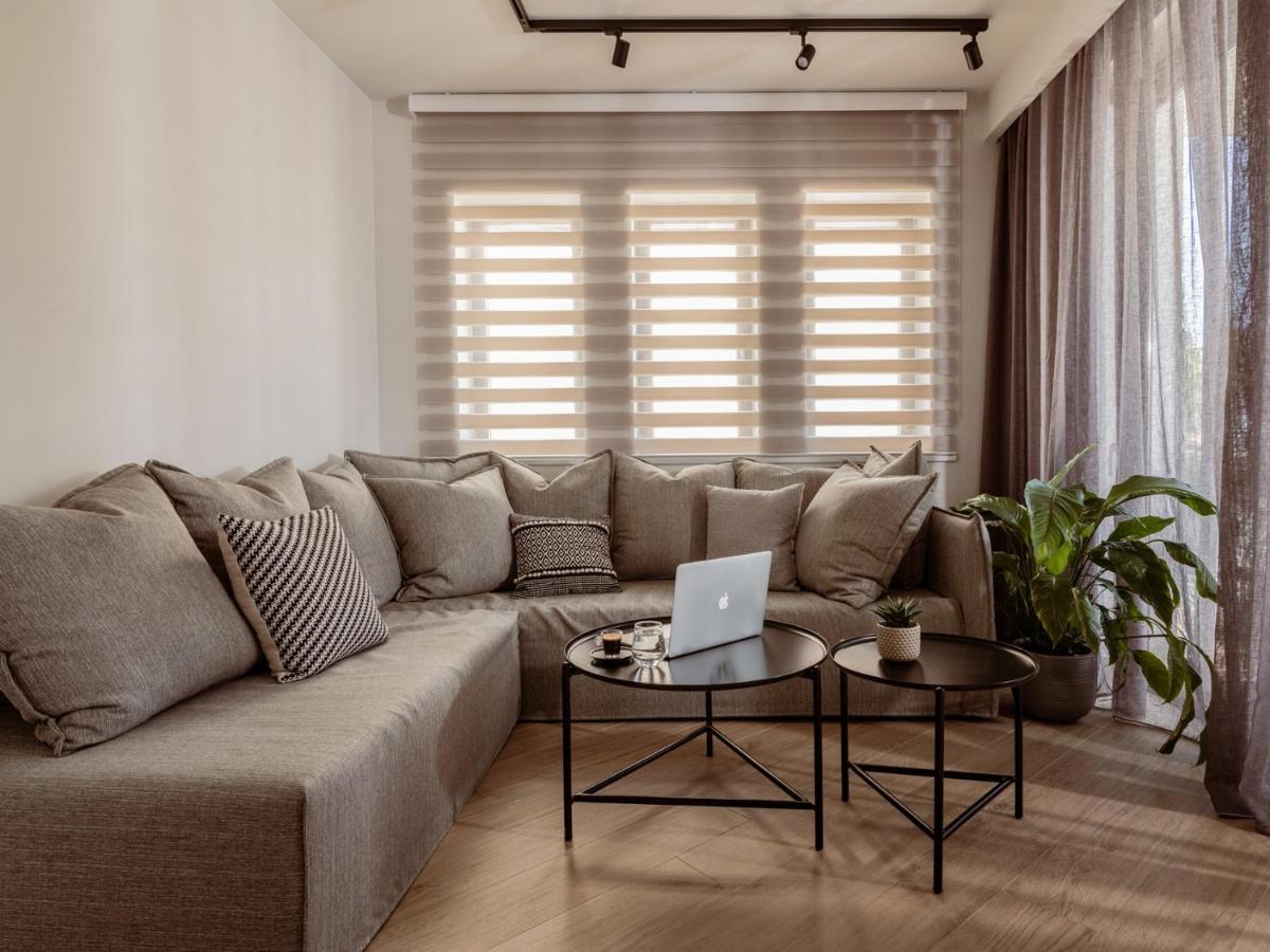 Point Ephemere Beachfront Apartments Закінф Екстер'єр фото