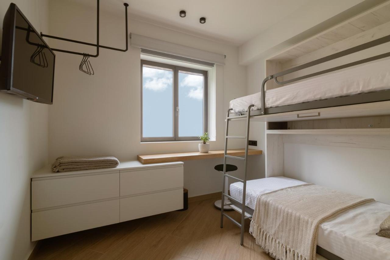 Point Ephemere Beachfront Apartments Закінф Екстер'єр фото