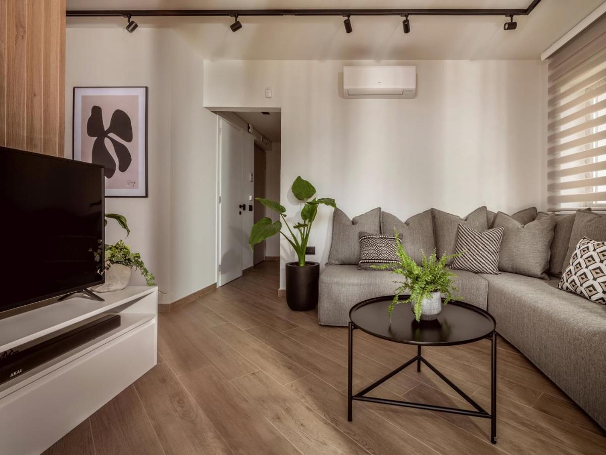 Point Ephemere Beachfront Apartments Закінф Екстер'єр фото