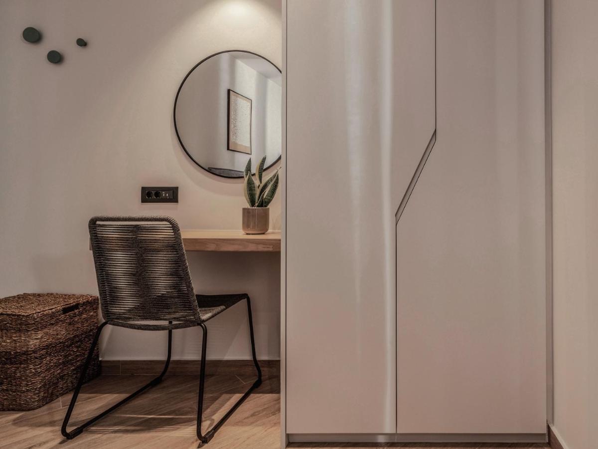 Point Ephemere Beachfront Apartments Закінф Екстер'єр фото