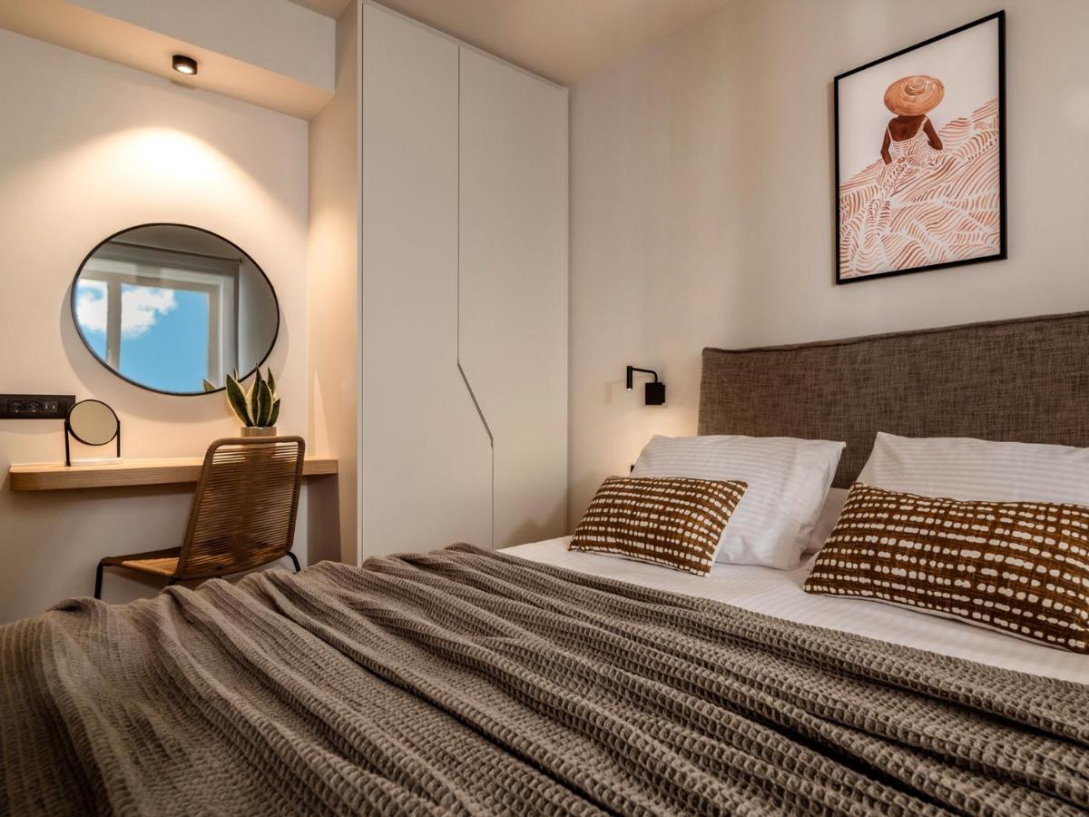Point Ephemere Beachfront Apartments Закінф Екстер'єр фото