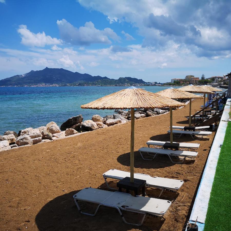 Point Ephemere Beachfront Apartments Закінф Екстер'єр фото