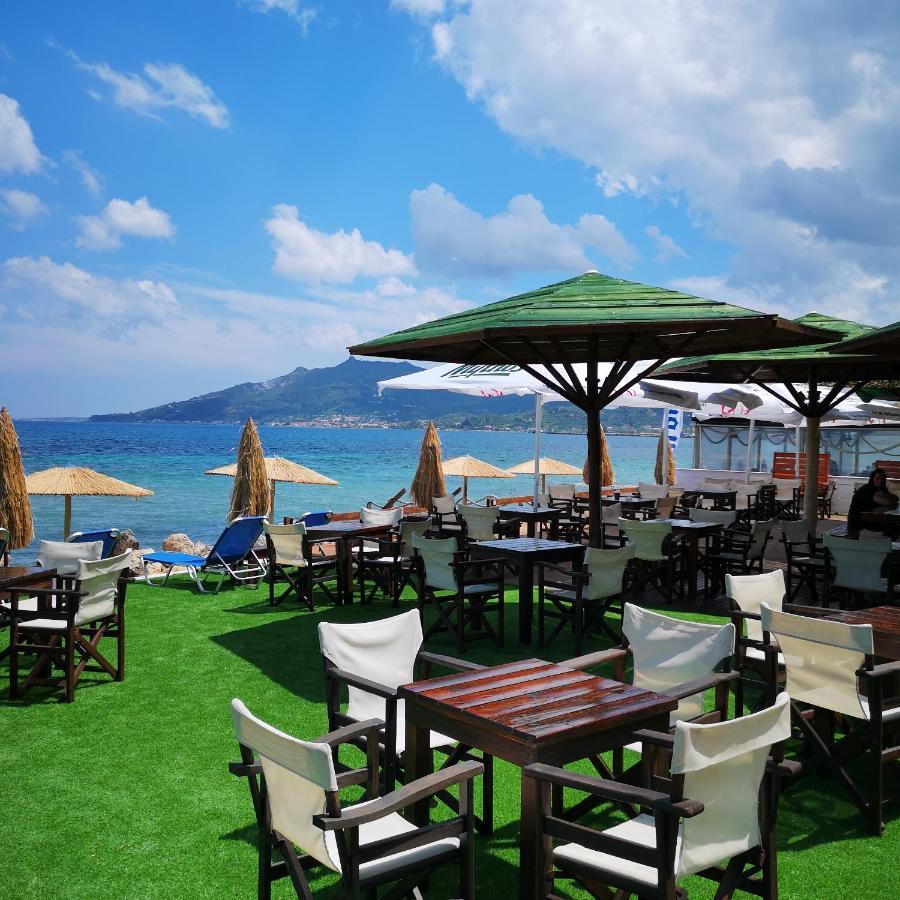 Point Ephemere Beachfront Apartments Закінф Екстер'єр фото