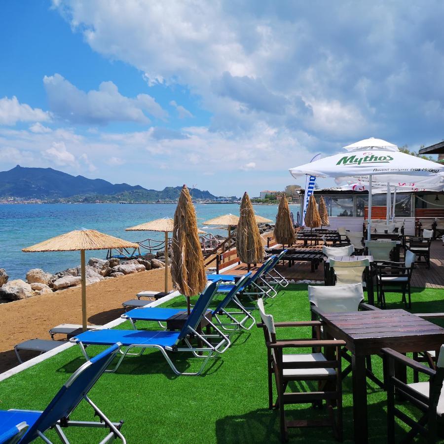 Point Ephemere Beachfront Apartments Закінф Екстер'єр фото
